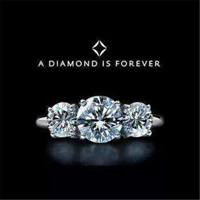 这句经典的广告语出自国际一线钻石品牌戴比尔斯,1993年传入中国后