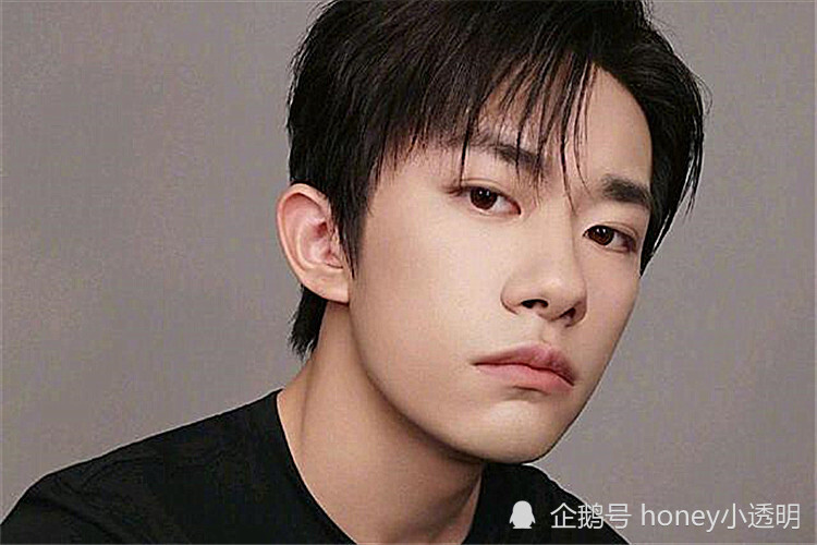 易烊千玺|英雄所见略同？易烊千玺：流量标签不用撕掉！肖战：呈现好作品让大家记住我