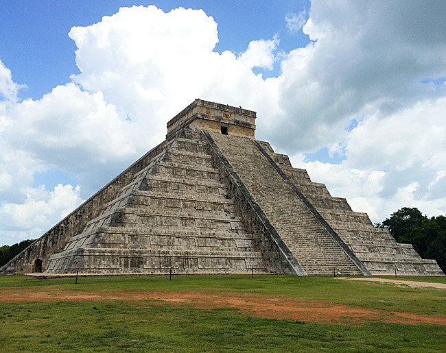 玛雅文明|神秘宏伟古城，1400万人口一夜消失！大量建设到一半的宏伟建筑停工！