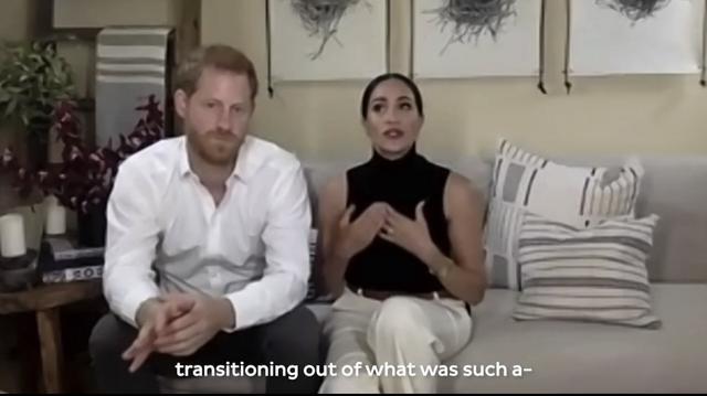 梅根|梅根画浓浓烟熏妆大谈教育理念，烈焰红唇超贵气，哈里却萎靡沧桑