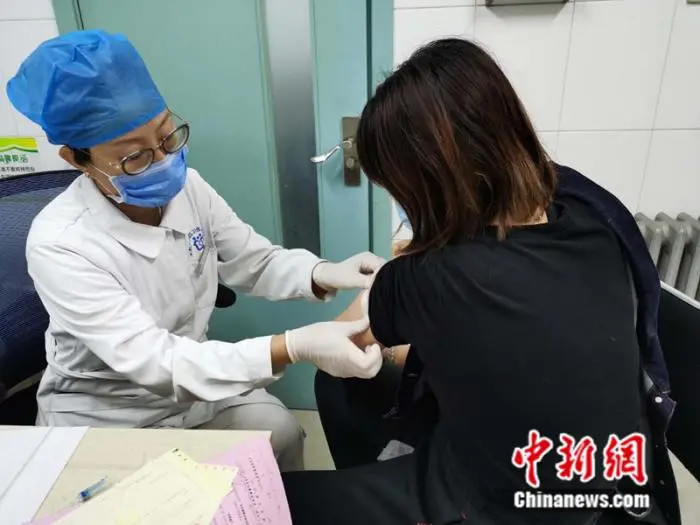 流行性感冒|约打流感疫苗堪比春运抢票？哪类人最该接种？疾控专家作出提示