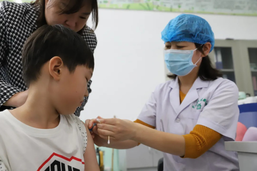 流行性感冒|约打流感疫苗堪比春运抢票？哪类人最该接种？疾控专家作出提示