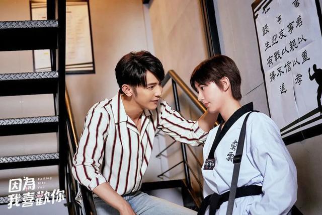 因为我喜欢你|《因为我喜欢你》低调开播，小众爱情喜人，男女主却受人诟病