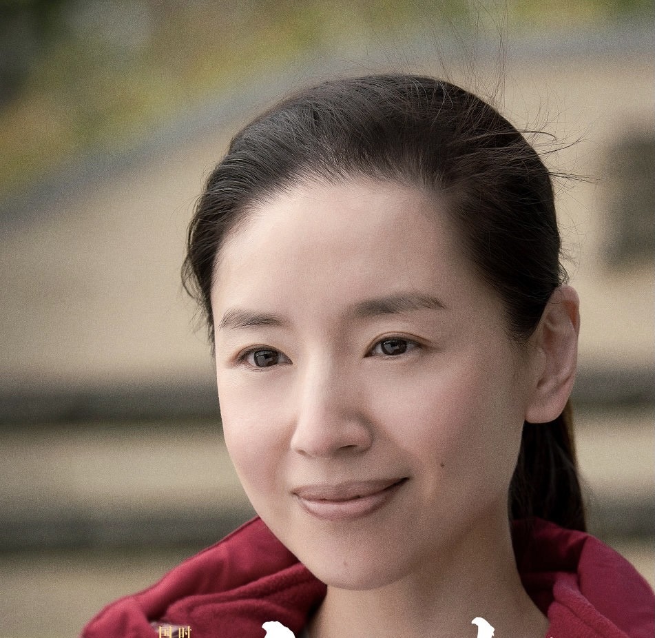 董洁|董洁儿子近照超帅气，离婚后和爸爸潘粤明没见过面，究竟什么仇？