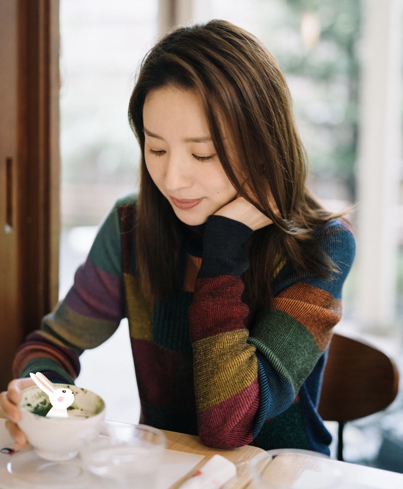 董洁|董洁儿子近照超帅气，离婚后和爸爸潘粤明没见过面，究竟什么仇？