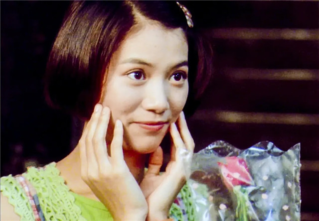 尔冬升|尔冬升有多豪横？出自电影世家，20岁当男主，前女友是张曼玉