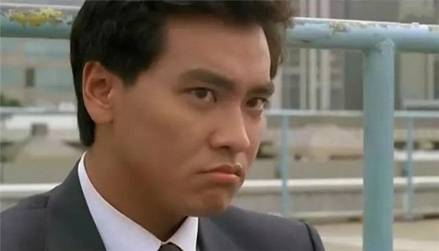 尔冬升|尔冬升有多豪横？出自电影世家，20岁当男主，前女友是张曼玉