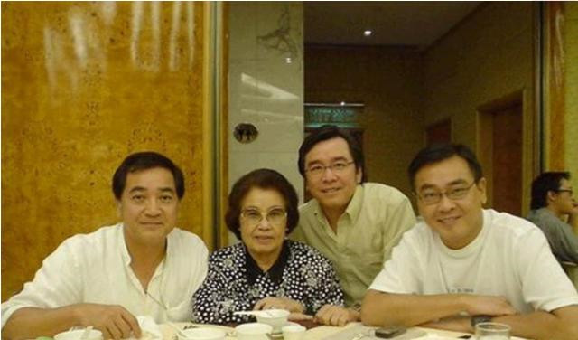 尔冬升|尔冬升有多豪横？出自电影世家，20岁当男主，前女友是张曼玉