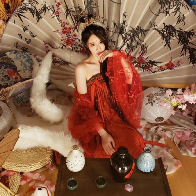 价值5千万的脸轩子巨2兔晒唯美古风照绝美颜值宛若天仙超越腐团儿