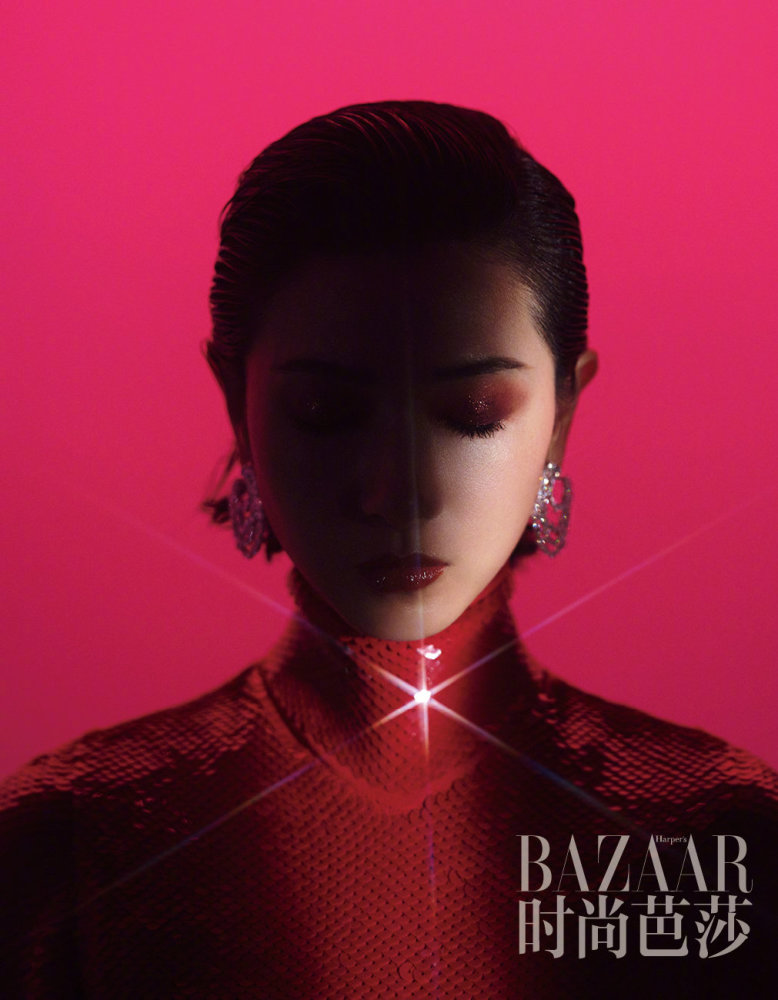 万茜|万茜钢管舞大片被曝，风格变化有点大，出道18年终成一线女星