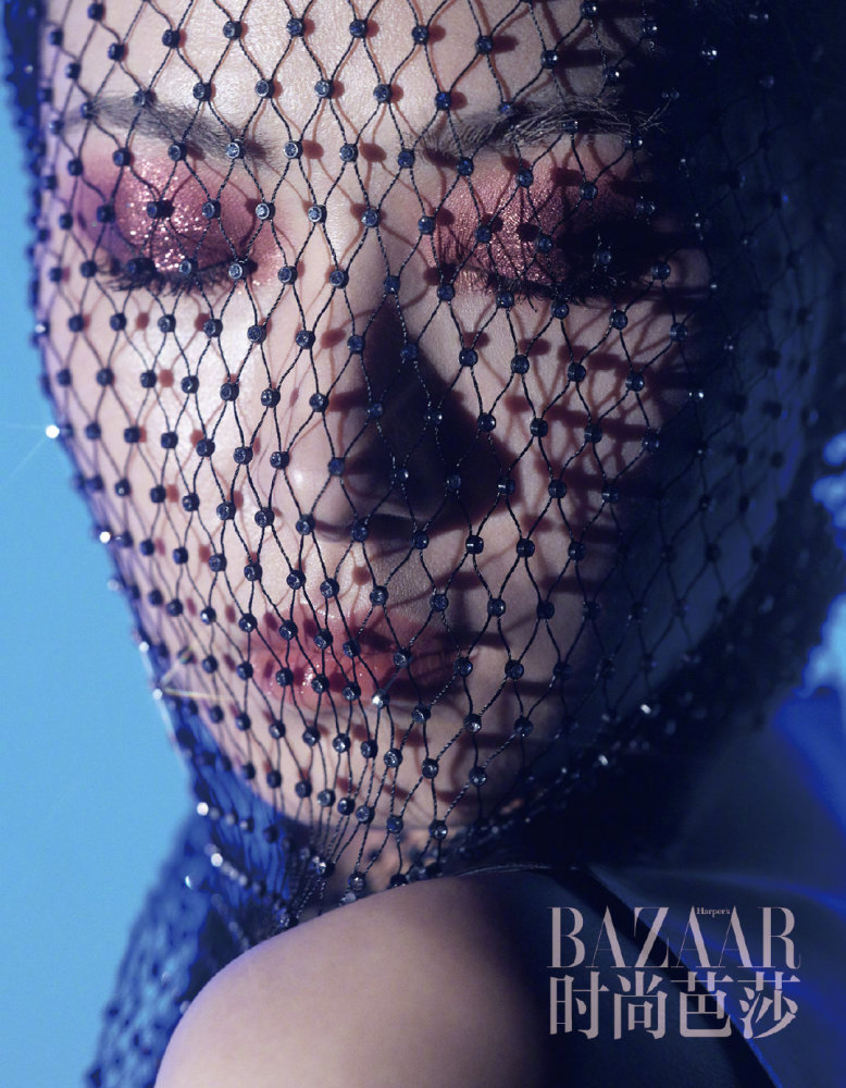 万茜|万茜钢管舞大片被曝，风格变化有点大，出道18年终成一线女星