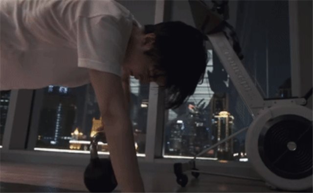 王俊凯|王俊凯被网友质疑整容，他高情商回应：瘦身效果明显