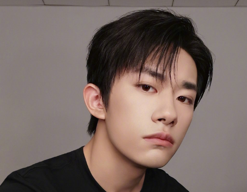 易烊千玺|易烊千玺：1个聪明的顶流，不会惧怕“流量”的标签