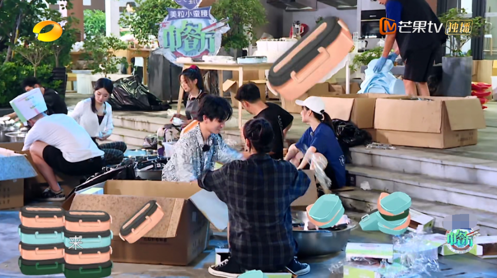 黄晓明|嘉宾偷奸耍滑争着外出，黄晓明制止遭回呛，杨超越被当枪使太单纯