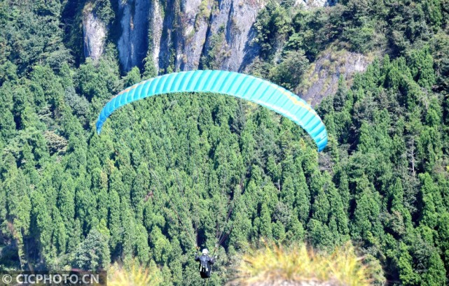 浙江仙居:打造飞翔小镇 带飞乡村旅游|方岩景区|朱溪镇|滑翔伞|仙居县