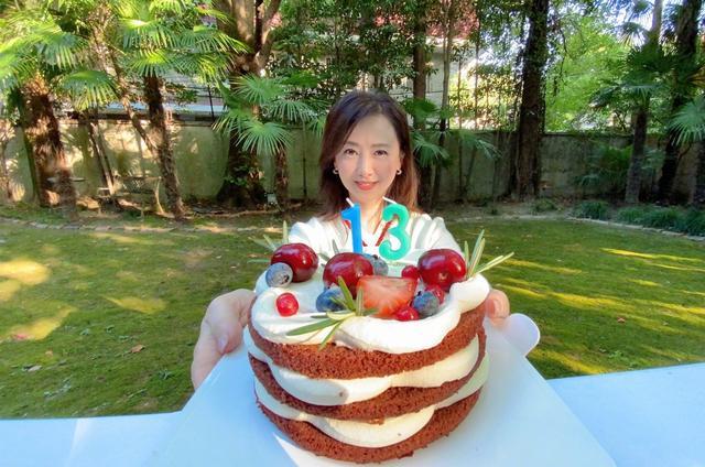 翁虹|翁虹隔空为女儿庆生母爱满满，13岁水晶遗传好基因颜值超高