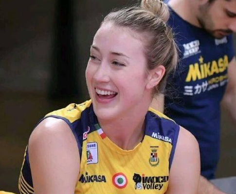 美国女排的希尔在中国拥有超高人气为什么不来中国打排超联赛