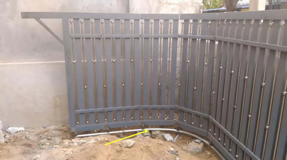 你家要是独门独院,不如也给院子装滑轨大门,气派!