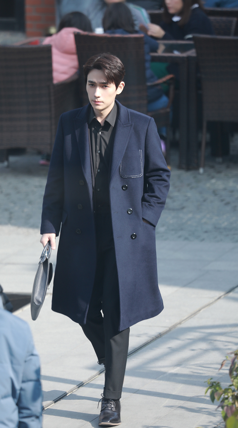 朱一龙|朱一龙风波后重新工作，不受舆论干扰，神态轻松心情不错