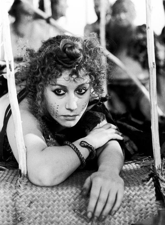 海伦·米伦:2段婚姻,为艺术献身,谁说"性感"偶像没有爱情?