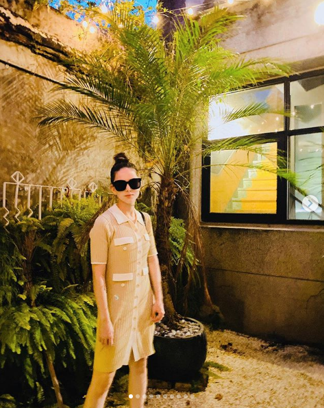 昆凌|周杰伦昆凌为刘畊宏补过生日，夫妻俩戴墨镜紧贴一起，比寿星抢镜