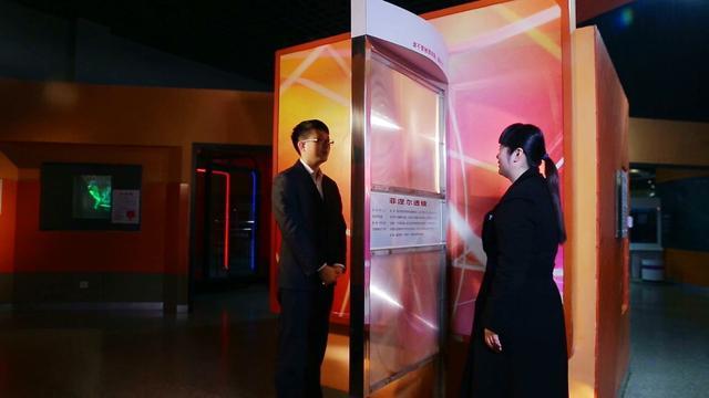 透镜|菲涅尔透镜是什么？一面可以实现“隐身”的特殊镜子，你能想象吗