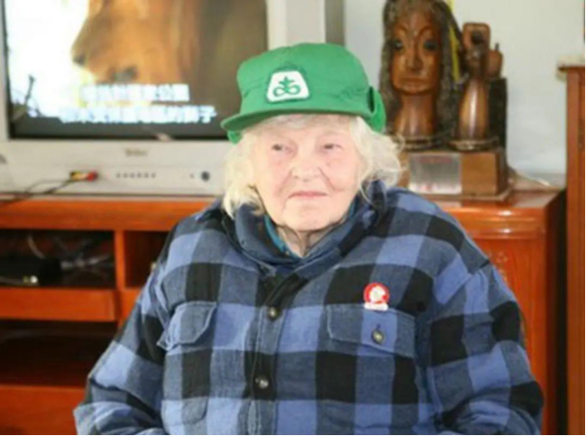 美国_军事|她是杨振宁师姐，美国核武器专家，却从美国跑到中国当“牛场饲养员”