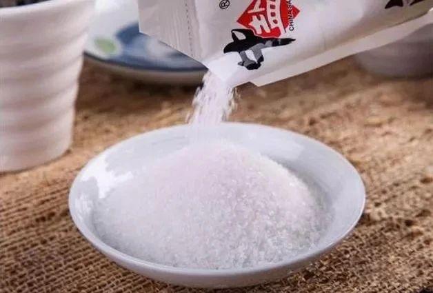 心脑血管疾病|吃盐越少越健康？不一定！“错误吃盐”每年害死很多人