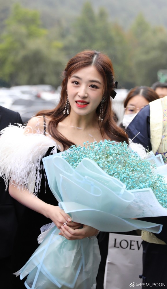 赵丽颖|她是赵丽颖的闺蜜，低谷期被刘德华拉了一把，今翻红把脸整残了