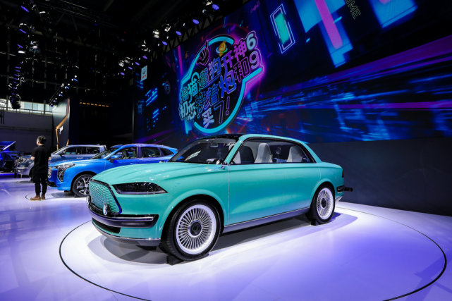 长城打造平民超跑复古敞篷双门双座大锅盖轮毂个性十足