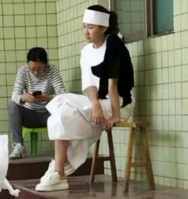 王宝强|工作人员辟谣王宝强再婚生子！马蓉总针对的这位新女友冯清是谁？