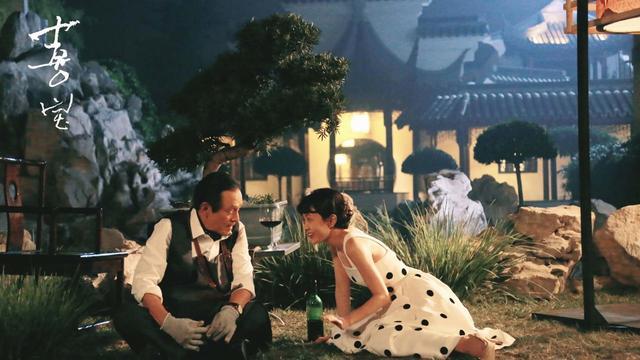 郭采洁|年龄差38岁！张震父亲和郭采洁演情侣，10克拉钻戒能买到爱情吗？