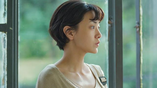 郭采洁|年龄差38岁！张震父亲和郭采洁演情侣，10克拉钻戒能买到爱情吗？