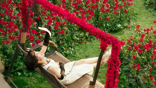 郭采洁|年龄差38岁！张震父亲和郭采洁演情侣，10克拉钻戒能买到爱情吗？