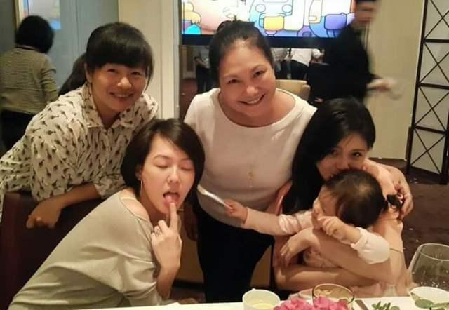 小s|洗发水广告也搞“世袭制”？许曦文接棒小S，成妈妈的“摇钱树”