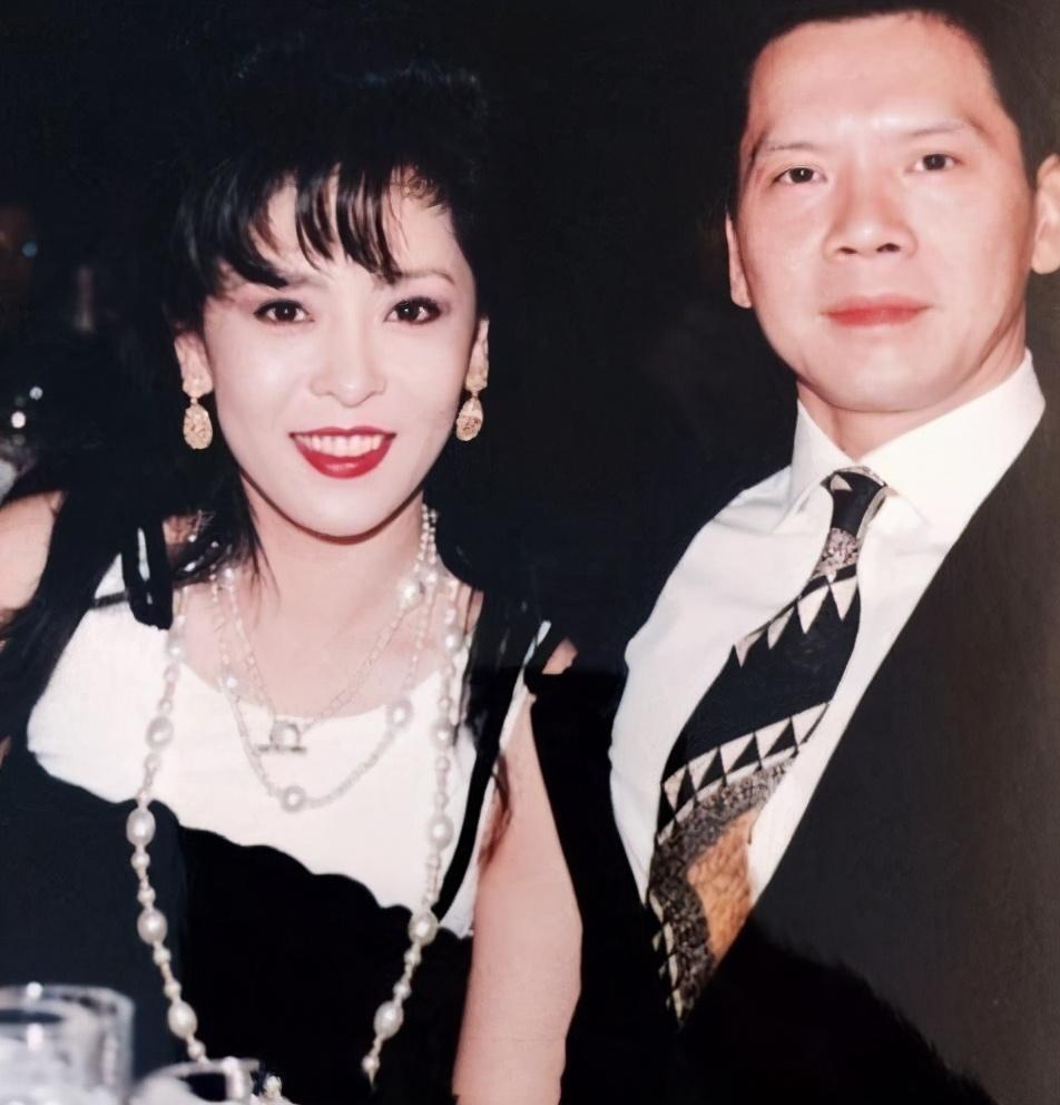 向佐|台媒懒理向佐警告，再曝郭碧婷生产细节，要逼向华强出手了吗