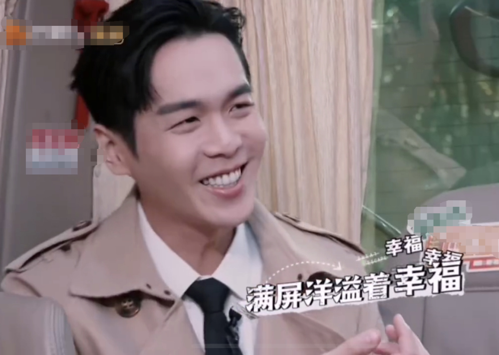 唐艺昕|唐艺昕产后复出走红毯，开叉长裙秀纤细腰身状态好，脸部略显圆润