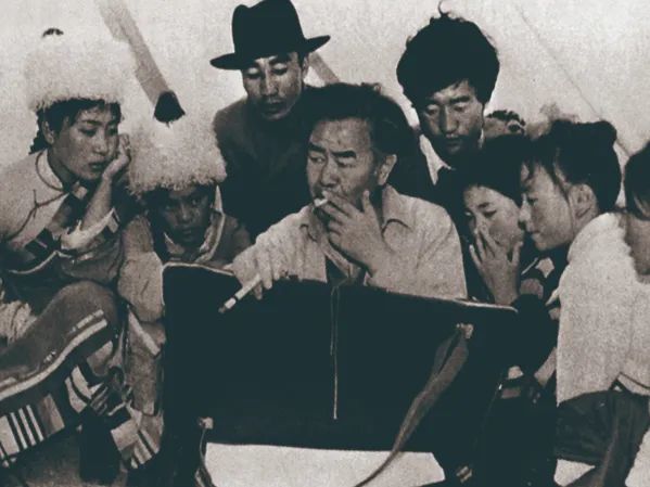 黄胄|【保利拍卖十五周年】一代巨匠 炎黄痴子——黄胄作品集珍