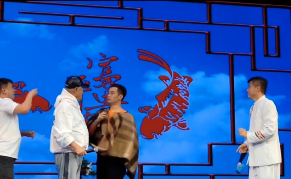 小球球|颜值频遭质疑？赵本山女儿小球球罕见晒素颜无美颜自拍，颜值能打不输女星