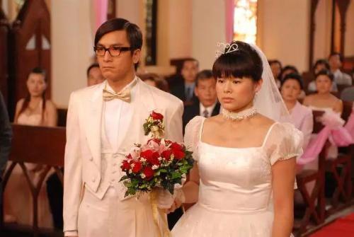 胡杏儿|闺话丨曾经被称为“最丑港姐”，如今凭演技逆袭，41岁胡杏儿真的不简单