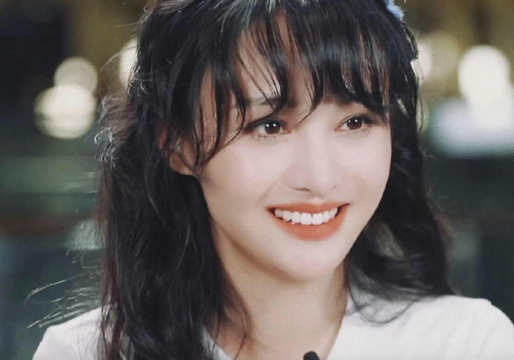 郑爽|郑爽呼吁粉丝要拥有自己：不能忘记经营自己的生活，我只是锦上添花