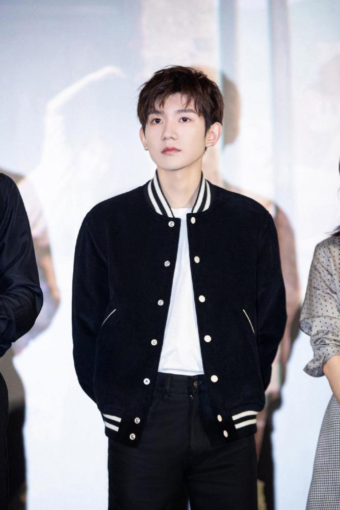 王源|网曝王源朱一龙在上法语课，疑为《1921》电影做准备，要同框了？