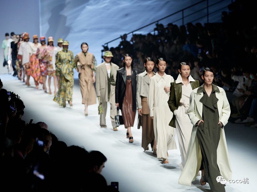 范冰冰|范冰冰第N次复出秀，这回连亲妈都带上了！