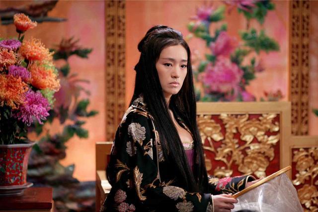 张艺谋|这么多年过去，提到张艺谋，巩俐还是放不下