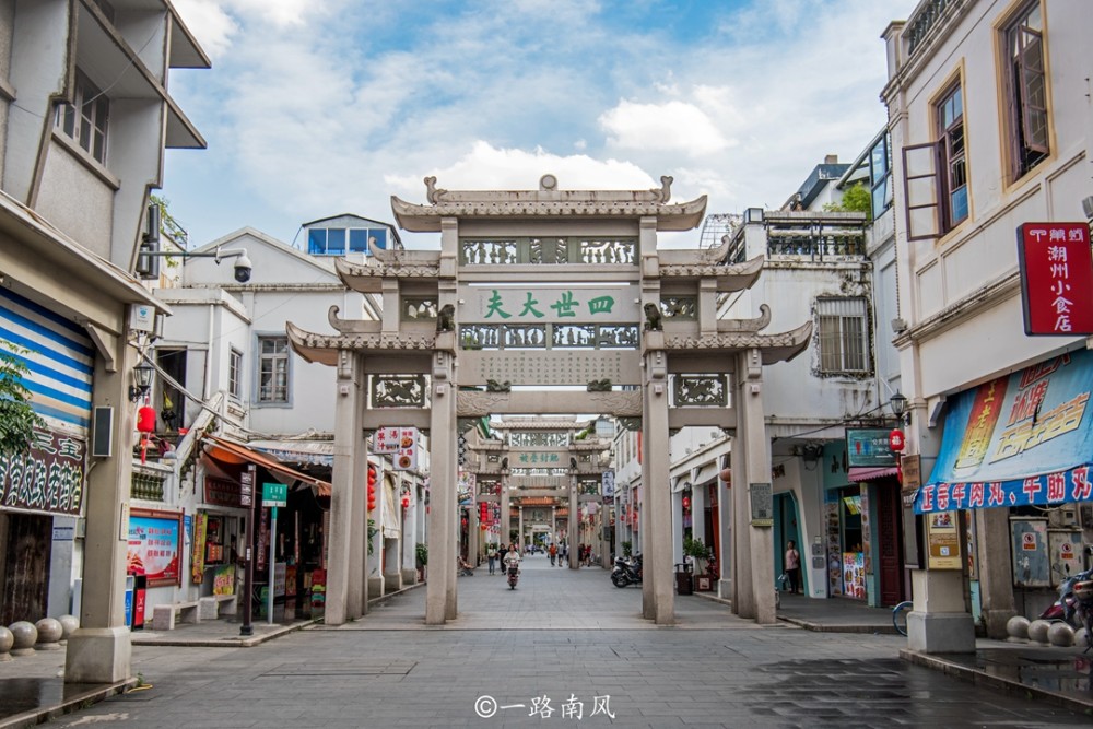 广东潮州牌坊街，中国牌坊最多的街道。