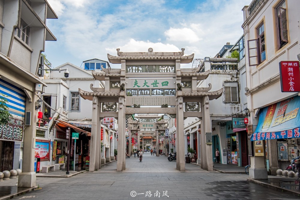廣東潮州牌坊街，中國牌坊最多的街道。
