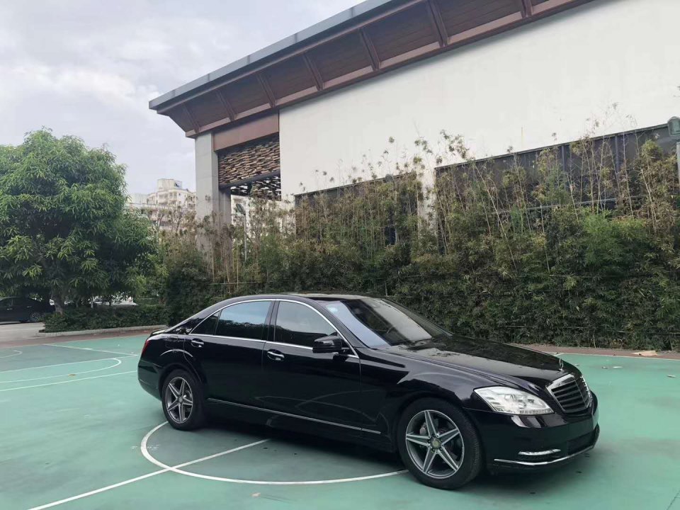 12年奔驰s400售价16万以非凡气度打造出舒适的旅行与工作环境