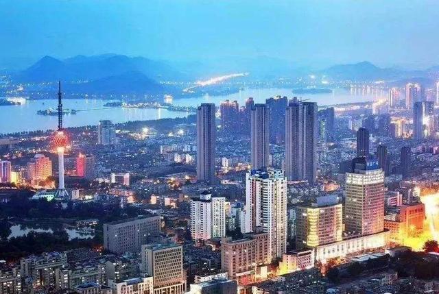 徐州县级市2020gdp_2020年城市GDP50强:江苏占9席,徐州位列27!