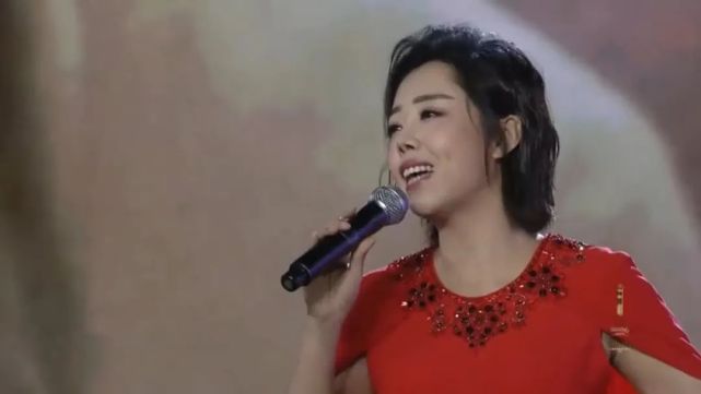 青年歌唱家李菲菲受邀出席第七届丝绸之路国际电影节,献唱《i believe