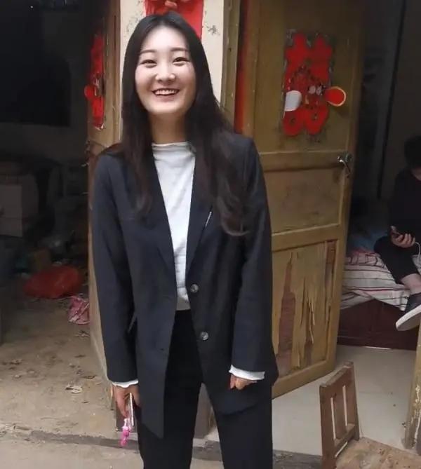 朱之文|大衣哥儿媳妇进入网红界：带大衣嫂一起做直播，婆媳配合很默契